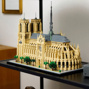 NOTRE-DAME DE PARIS